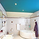 Salle de bain équipé de plafond Barrisol