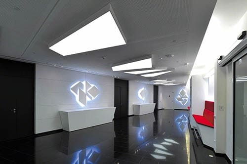 Room with GTs illuminated acoustic panels