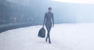 3400 m<sup>2</sup> of Barrisol<sup>®</sup> sheet for the BALENCIAGA fashion show  « 360° Show Winter 22 Collection »